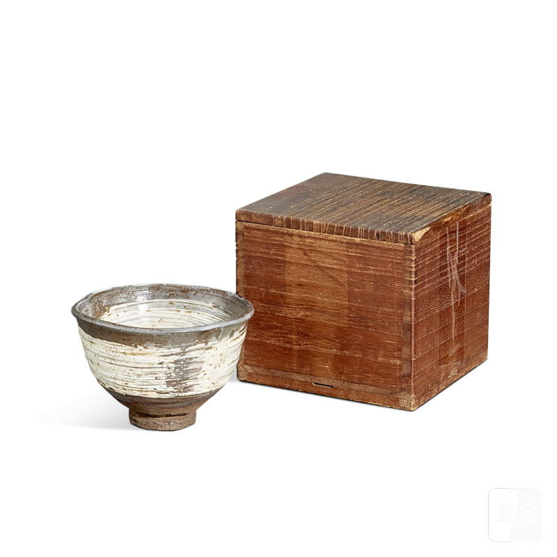 A white-painted hake-me tea bowl, Korea, Joseon dynasty, 15th - 16th century | 韓國 朝鮮王朝 十五至十六世紀 刷毛目茶盌